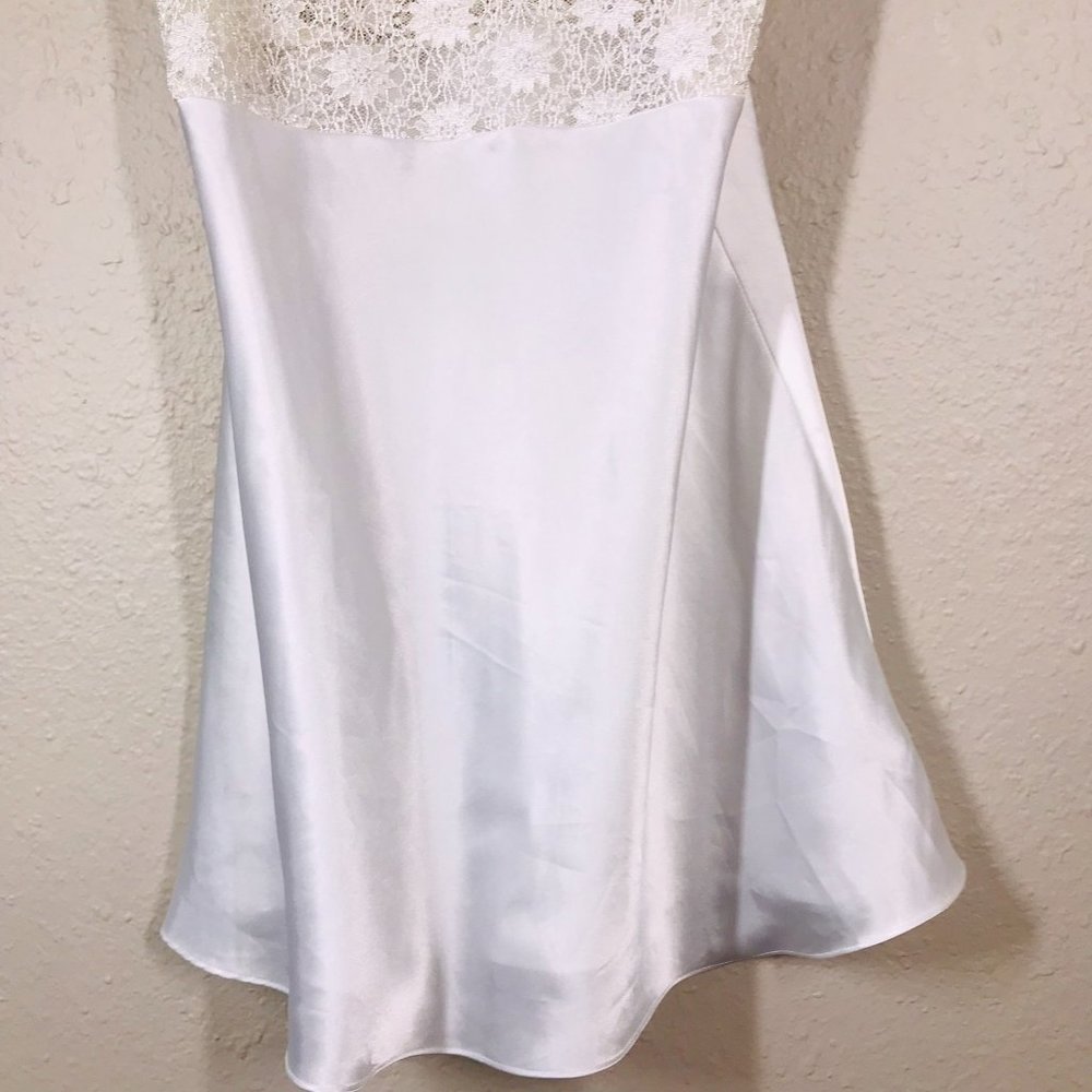Vintage Jones New York White Lace and Satin Chemise Nightgown - Picture 3 of 11